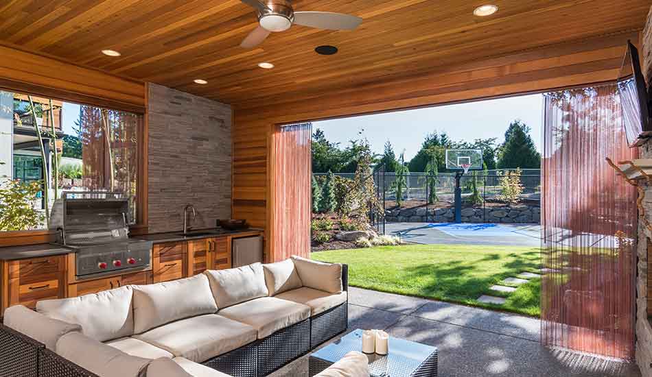 Luxury Outdoor Kitchen Remodels