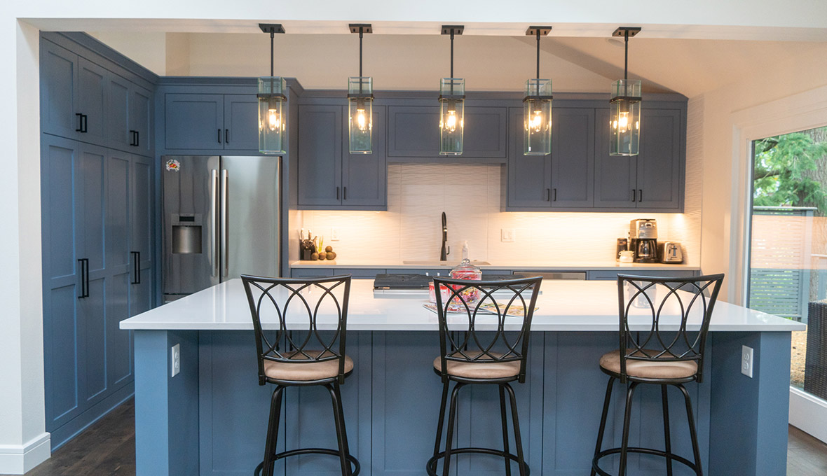Blue kitchen Chris Kuhr - Portland Managing Director/Renovation Consultant